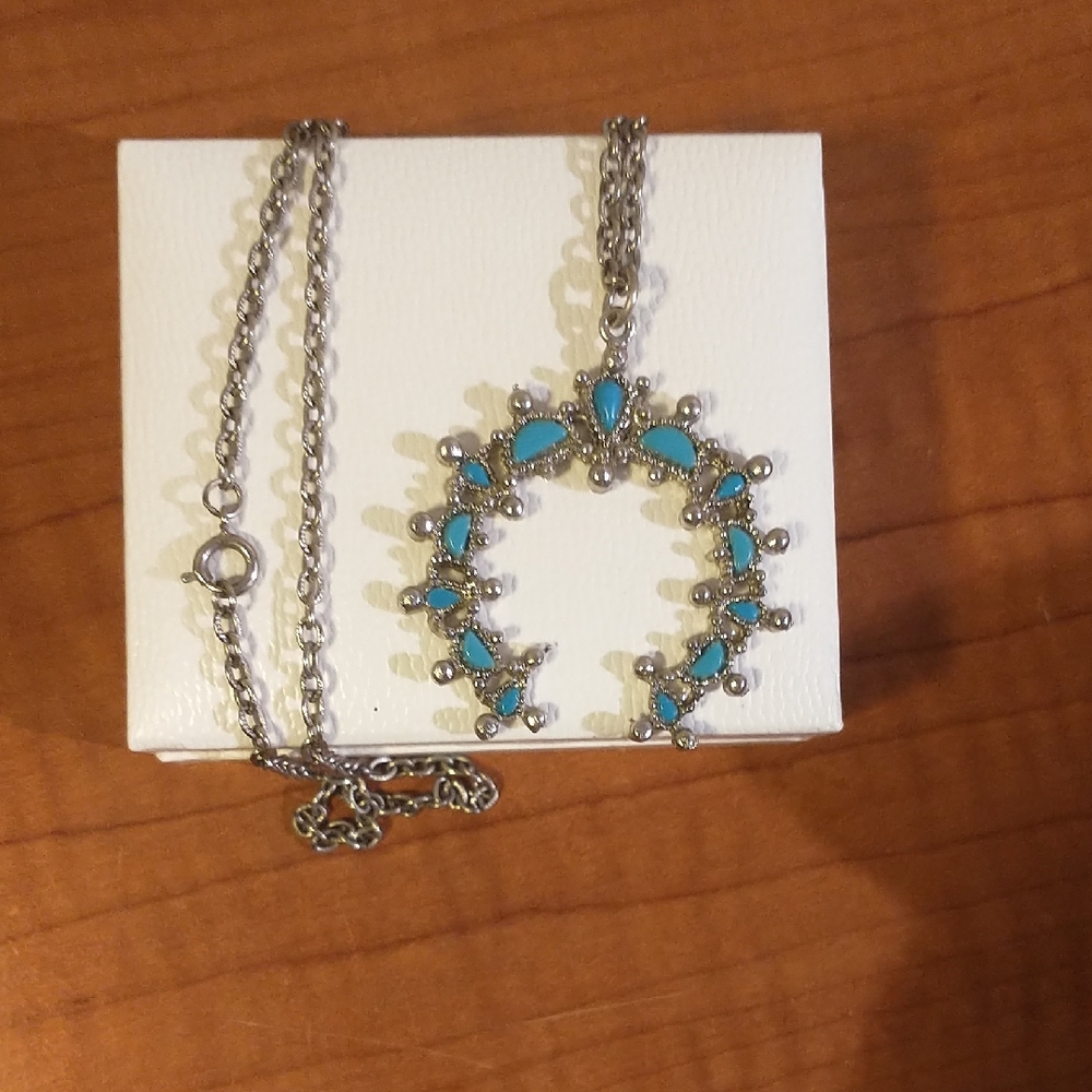 Elegant Silver and Turquoise Necklace